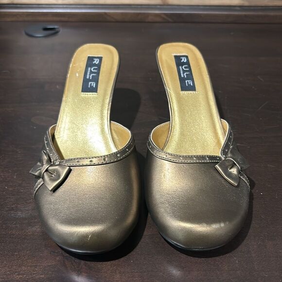 Rule by Steve Madden Gold Bronze Slip-on Kitten Heels with Bows Size 8.5 - Picture 2 of 10